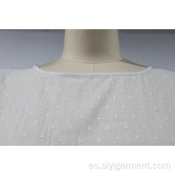Blusa blanca de manga larga con cintura metida